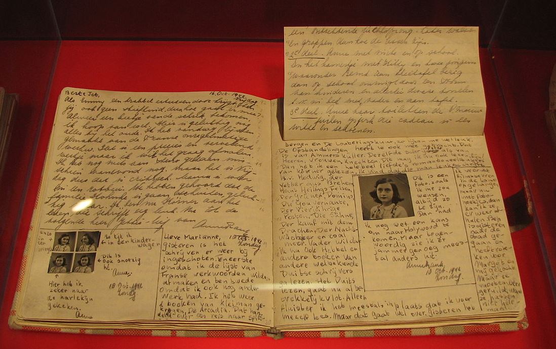 Páginas originales del célebre Diario de Ana Frank.