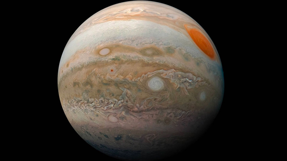 Júpiter se encuentra a 3,95 unidades astronómicas de la Tierra.