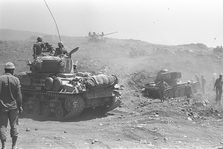 Los tanques israelíes avanzan en los Altos del Golán