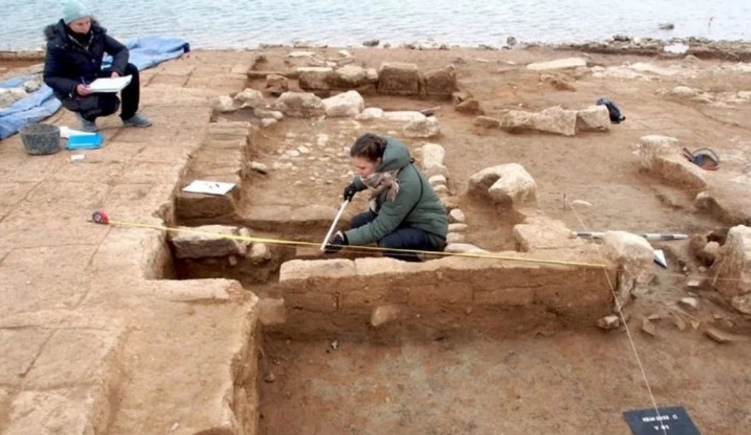 El imprevisto fenómeno obligó a los arqueólogos a ser rápidos para documentar todo lo posible.