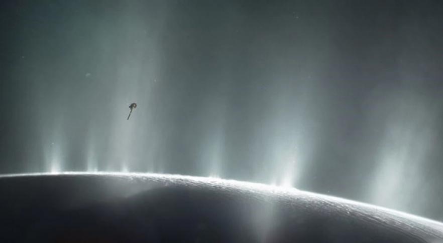 Plumas Agua Encelado