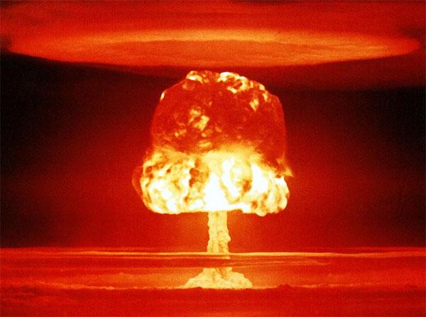 Exministro canadiense asegura que las armas nucleares tienen en vilo a los alienígenas-0