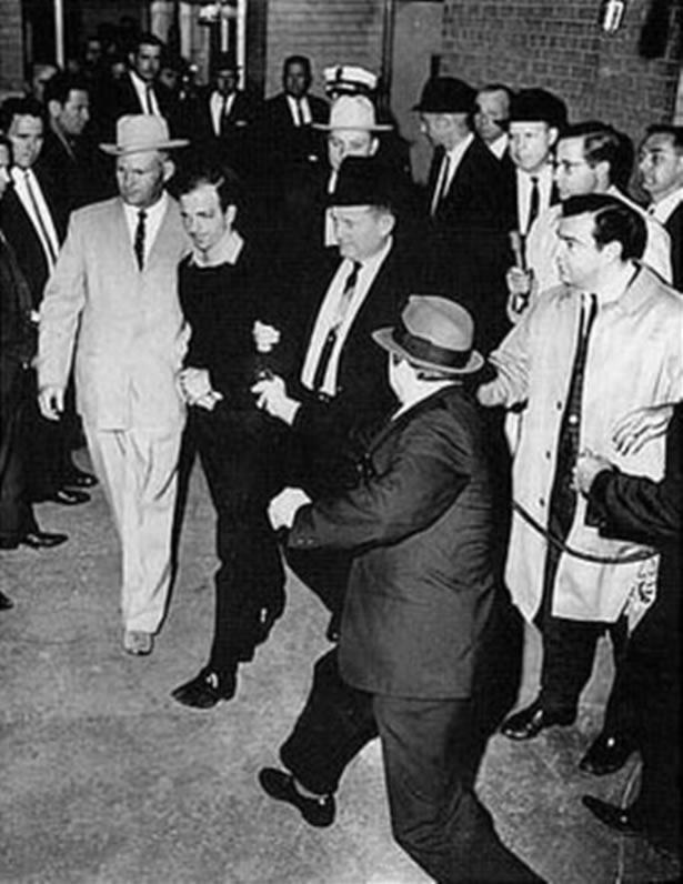 Es asesinado Lee Harvey Oswald, el presunto asesino de Kennedy-0