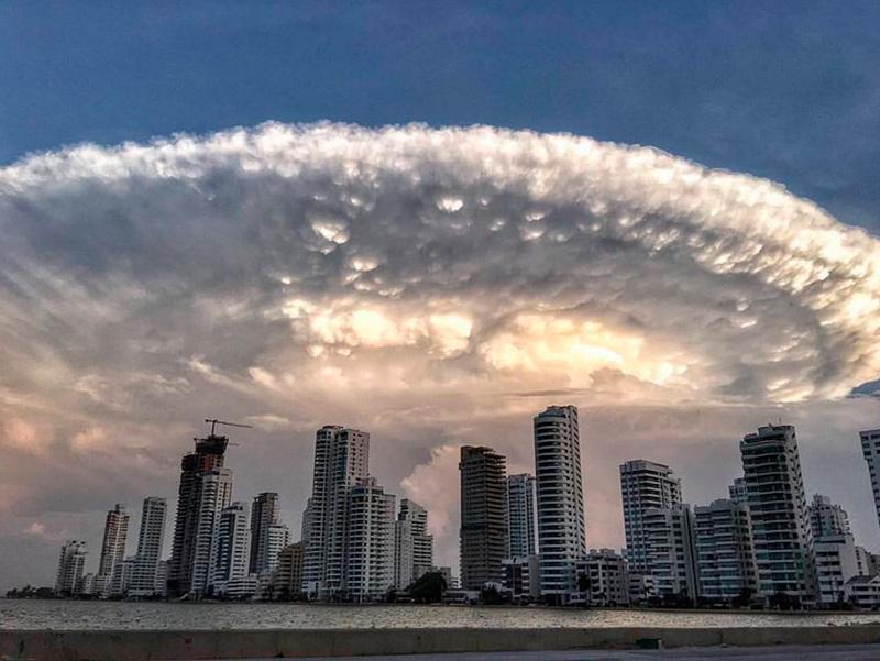Gigantesca nube circular cubre el cielo de Cartagena, como en 'Día de la independencia'-0
