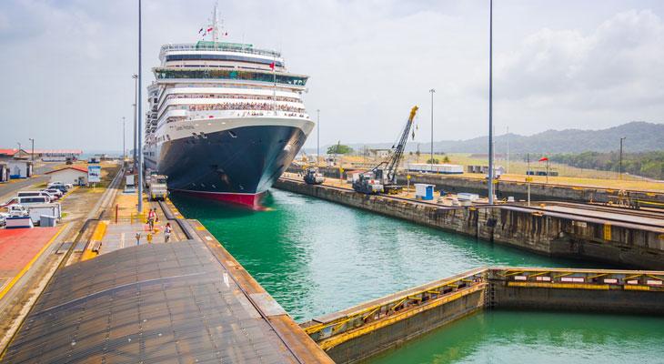 Estados Unidos cede Panamá el control del Canal de Panamá-0