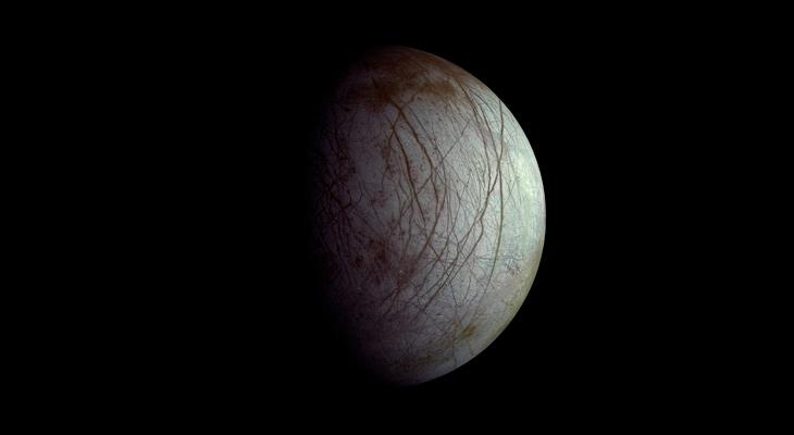 Hallazgo en Europa: la luna de Júpiter expulsa columnas de vapor de agua hacia el espacio-0