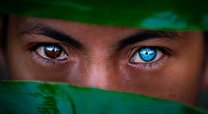 La increíble mutación genética que genera ojos azul-turquesa y brillantes en una tribu-0