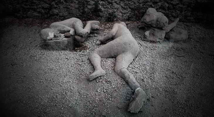  Asombroso hallazgo en Pompeya: descubren los restos de dos víctimas de la erupción del Vesubio-0