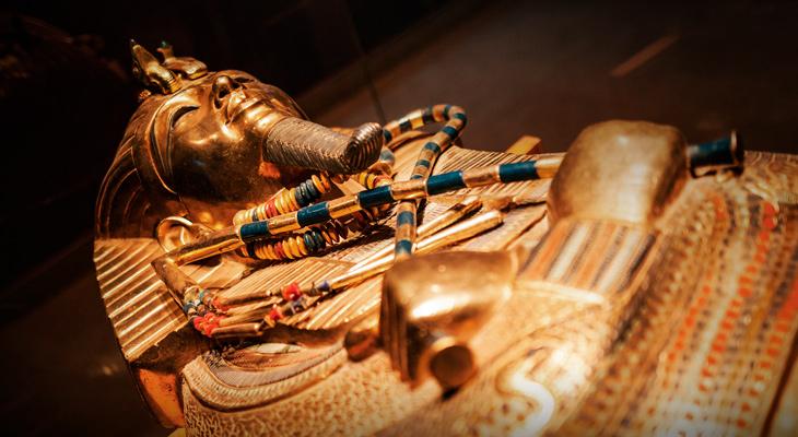 Fascinante hallazgo: descubren una momia egipcia con lengua de oro-0