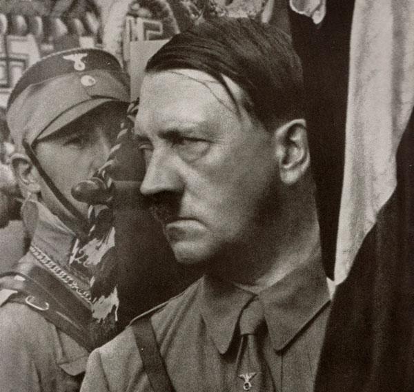Un residente argentino, de 128 años, asegura ser Adolf Hitler-0