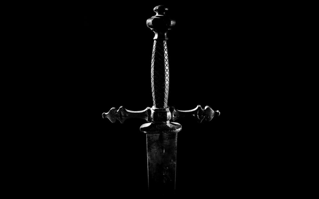 Cazador de tesoros halla una espada de 600 años de antigüedad-0