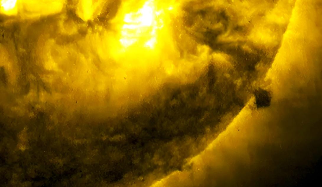 VIDEO: el misterioso objeto que emergió del Sol y que la NASA habría ocultado-0