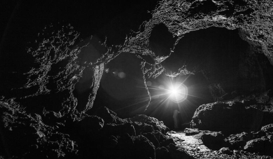 La NASA descubre pozos y cuevas en la Luna que conservan la temperatura para refugio humano-0