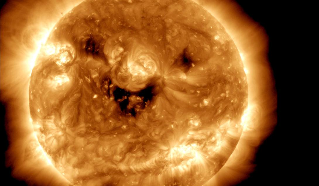 Increíble fotografía de la NASA: la 'sonrisa' del Sol-0