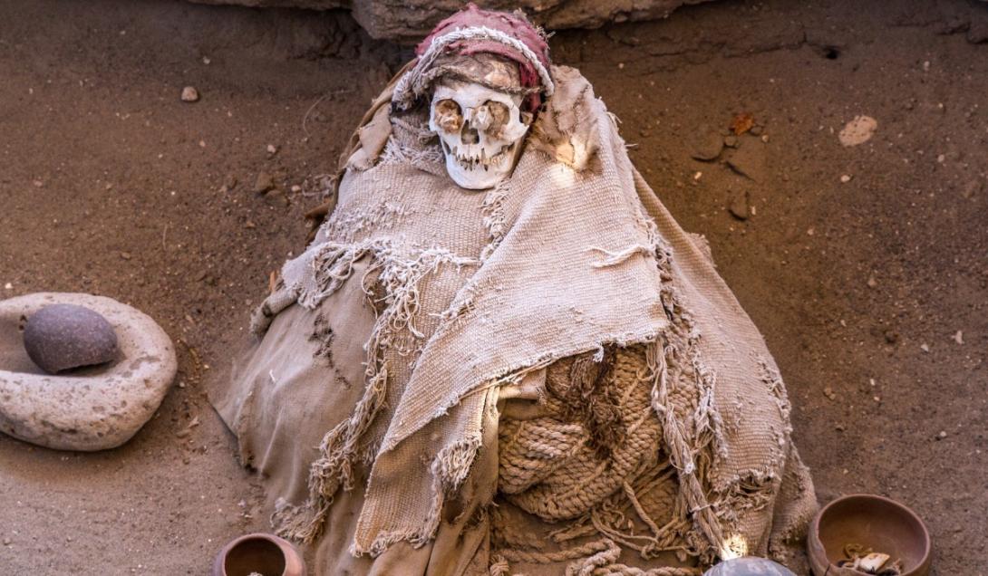 Insólito: hallan momia prehispánica en la bolsa de un repartidor de envíos en Perú-0