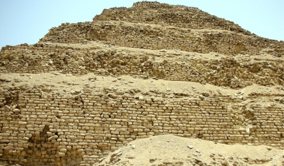 Descubren una antigua pirámide de 4 mil años en Kazajistán-0