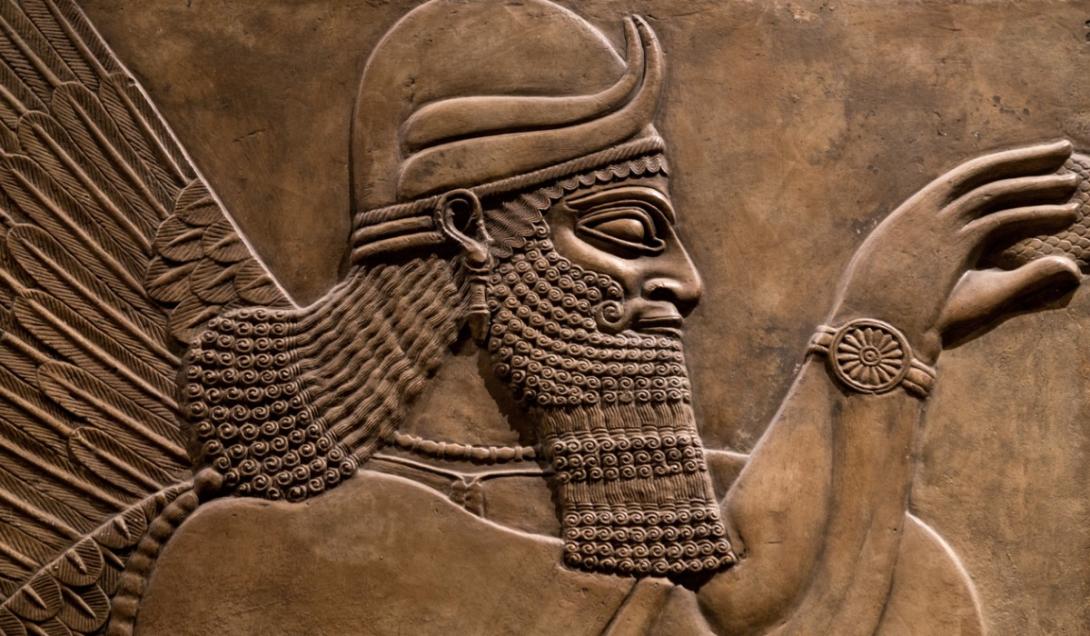 Asombroso hallazgo en Irak: descubren una figura alada de más 2.700 años de antigüedad (FOTOS)-0