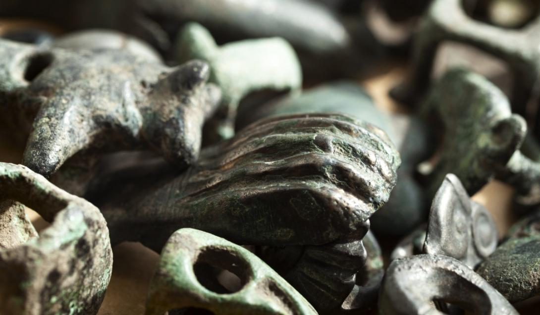 Descifran la inscripción en una misteriosa mano de bronce de 2 mil años de antigüedad-0